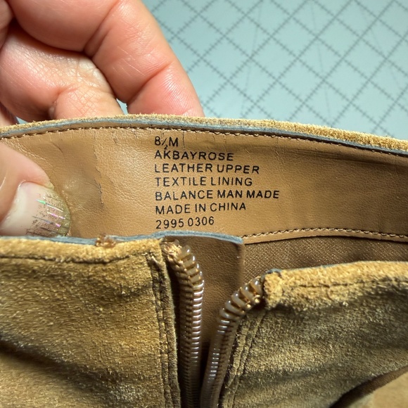 Anne Klein Suede Bayrose Camel Booties 8M without box Never Used - Picture 8 of 8